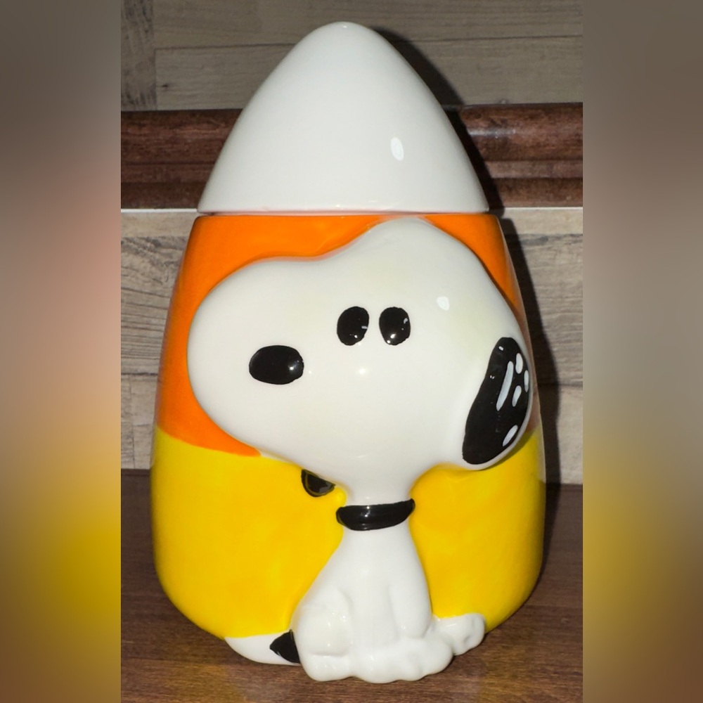 Super Cute 🥰 Peanuts Snoopy Candy Corn Cookie Jar 🏺